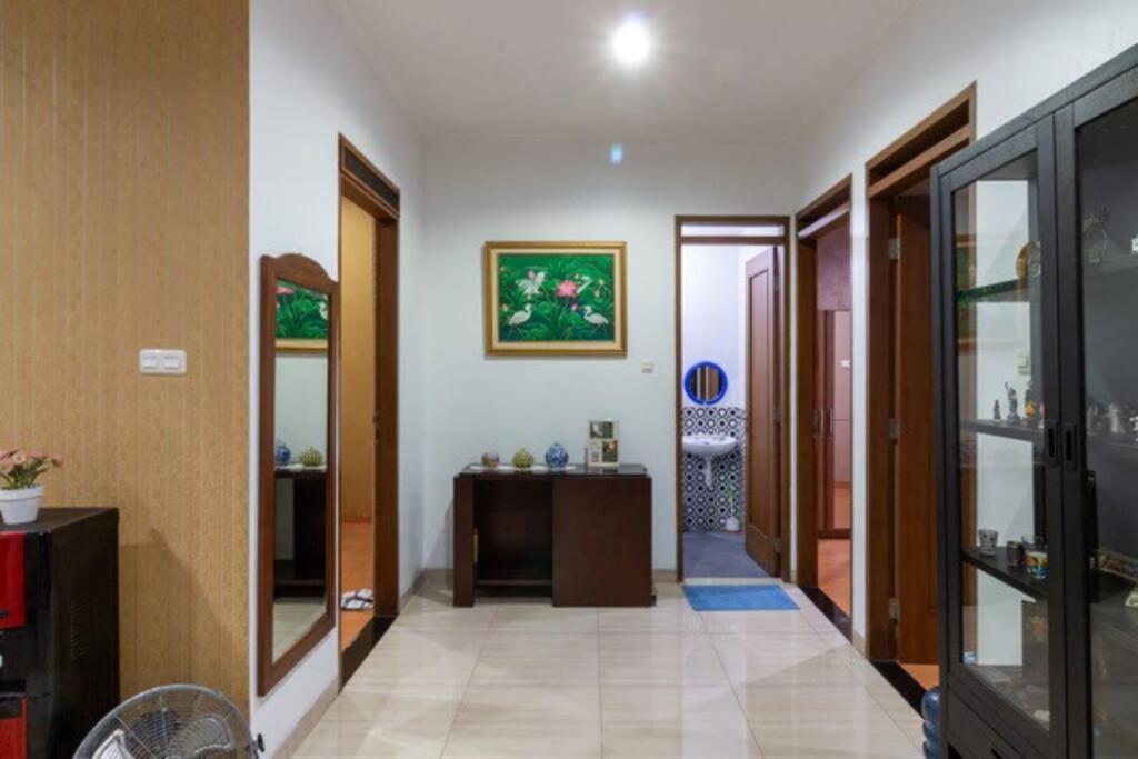 Spacious, White-Villa Belgareti @Kiara Condong Bandung Exterior photo